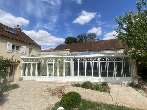 UNE VÉRANDA D’ENVERGURE À L’ÉLÉGANCE ARCHITECTURALE, SIGNÉE L’ATELIER D’ALEXANDRE